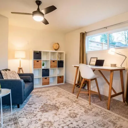 Newly Renovated, Modern And Cosy One Bedroom Condo With Full Kitchen And Lounge Redding Esterno foto