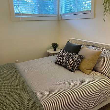 Newly Renovated, Modern And Cosy One Bedroom Condo With Full Kitchen And Lounge Redding Esterno foto